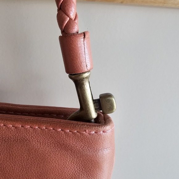 Bottega Veneta Intrecciato Leather Handbag Coral *FLAWS* - Picture 2 of 16